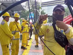 Sudin Bina Marga Jakpus Tertibkan 19 Kabel di Jalan Teluk Betung
